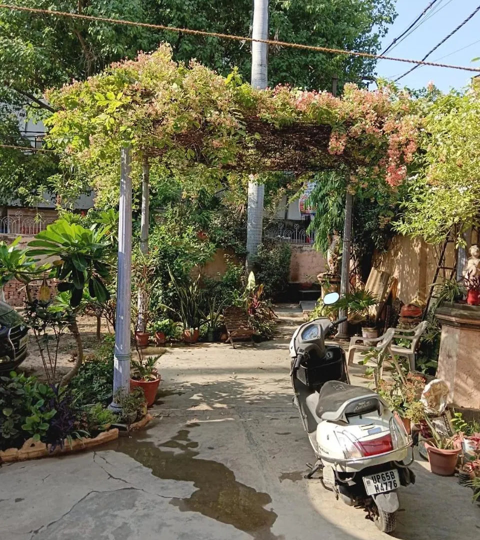 Appartamento Vrinda Garden Varanasi Alloggio in famiglia
