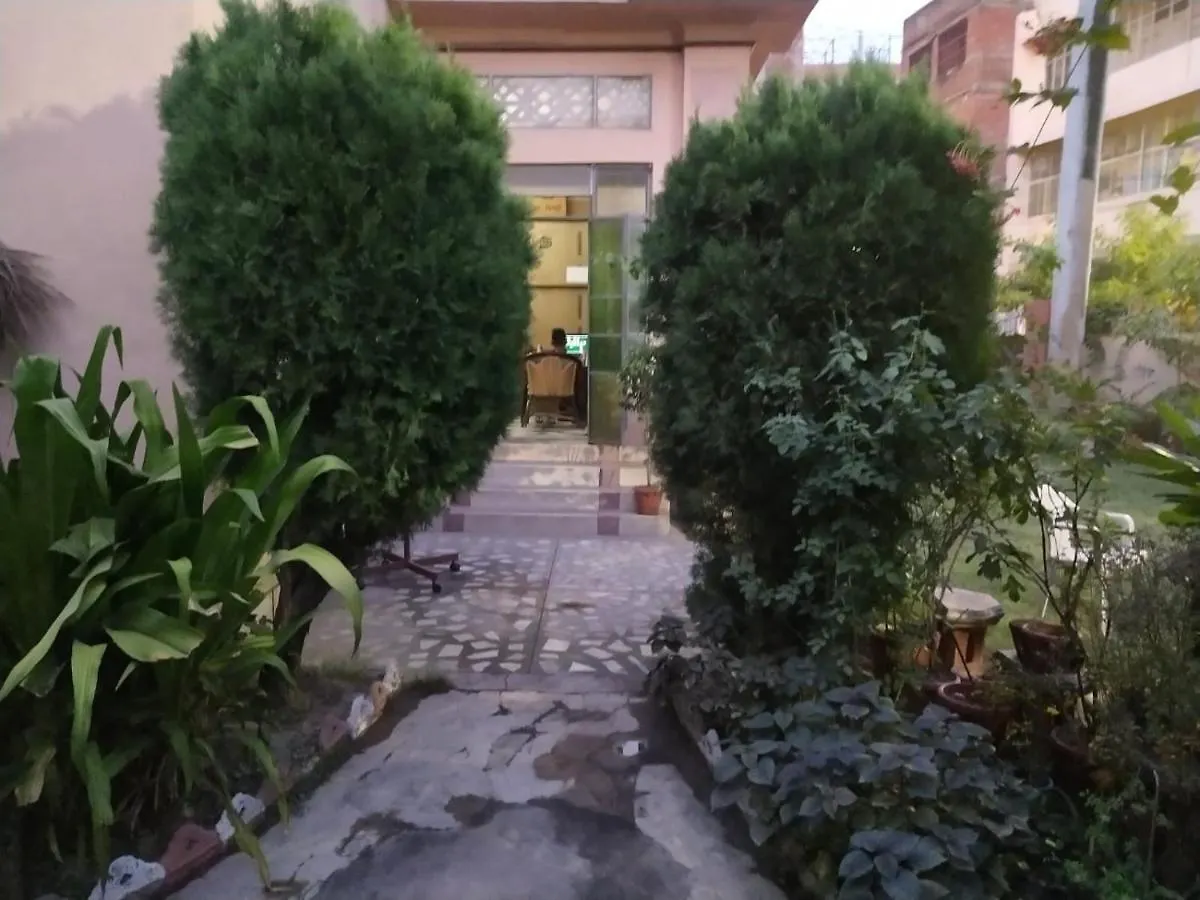 Vrinda Garden Lägenhet Varanasi 0*,  Indien